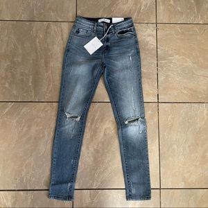 Nwt KanCan Relaxed Fit Skinny-25